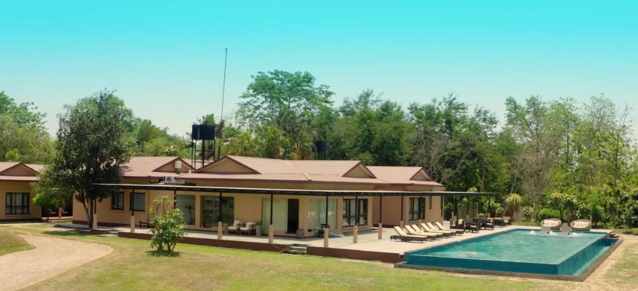 Miraaya Wellness And Golf Resort Chitwan Exteriör bild