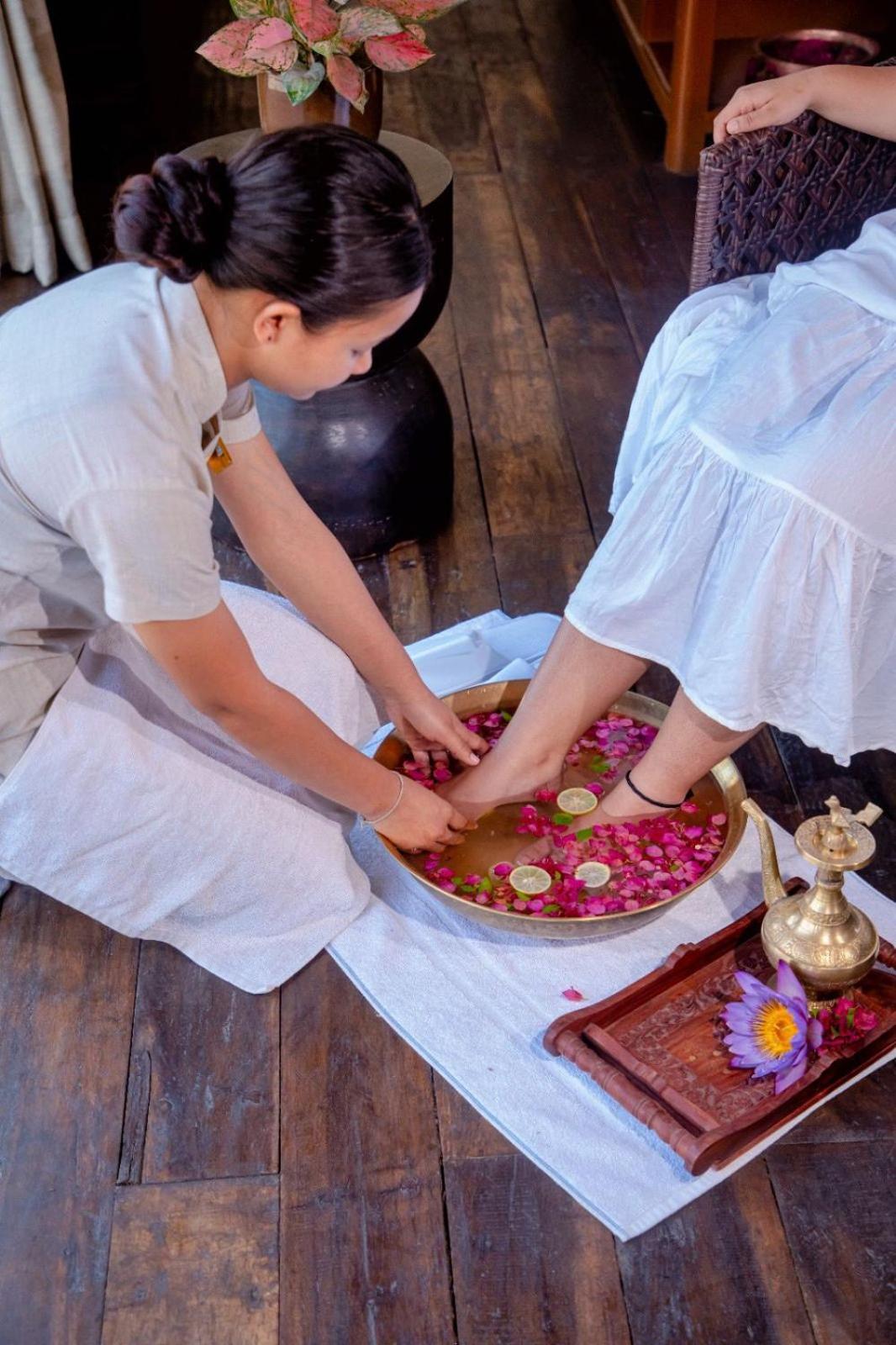 Miraaya Wellness And Golf Resort Chitwan Exteriör bild