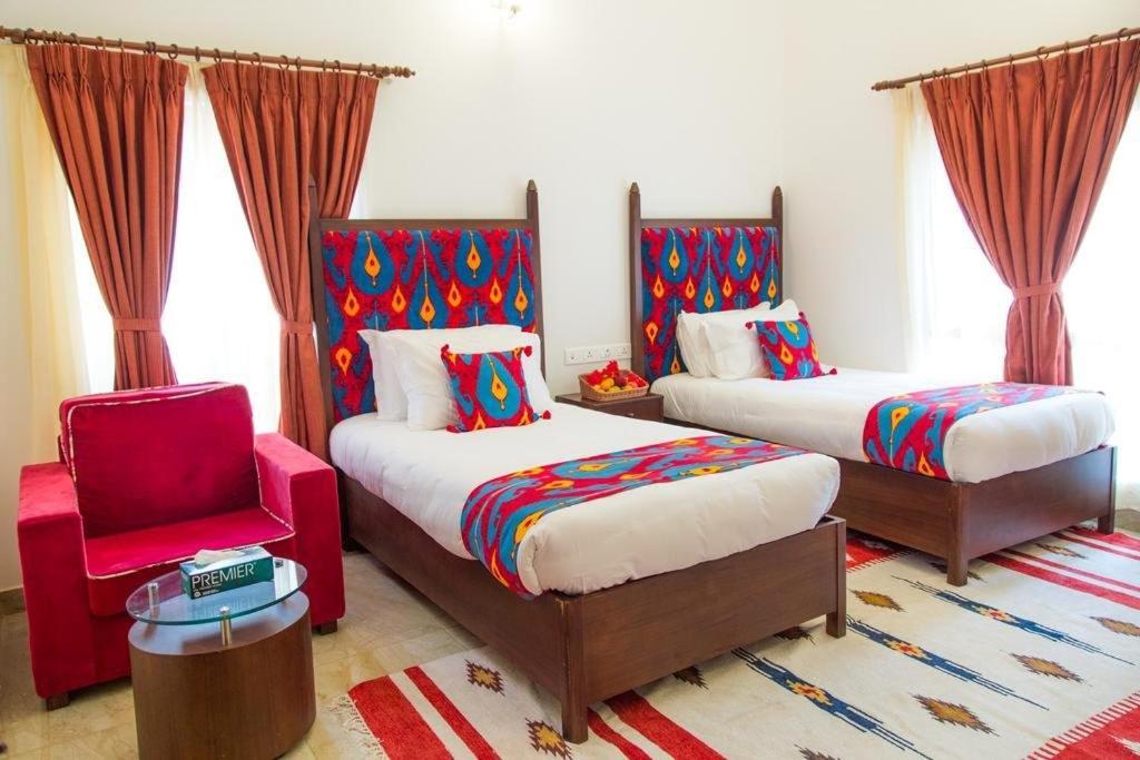 Miraaya Wellness And Golf Resort Chitwan Exteriör bild