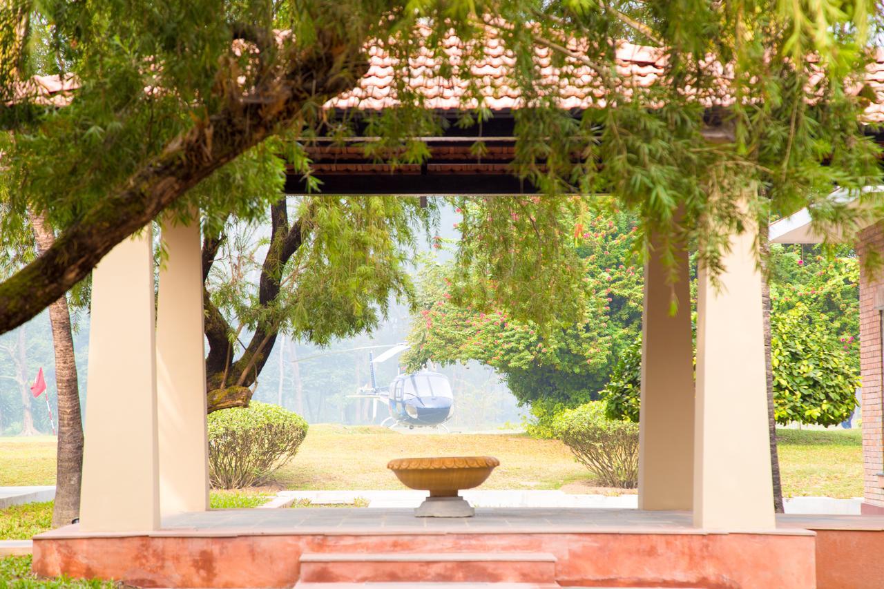 Miraaya Wellness And Golf Resort Chitwan Exteriör bild