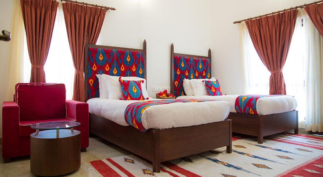 Miraaya Wellness And Golf Resort Chitwan Exteriör bild