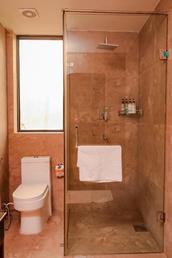 Miraaya Wellness And Golf Resort Chitwan Exteriör bild