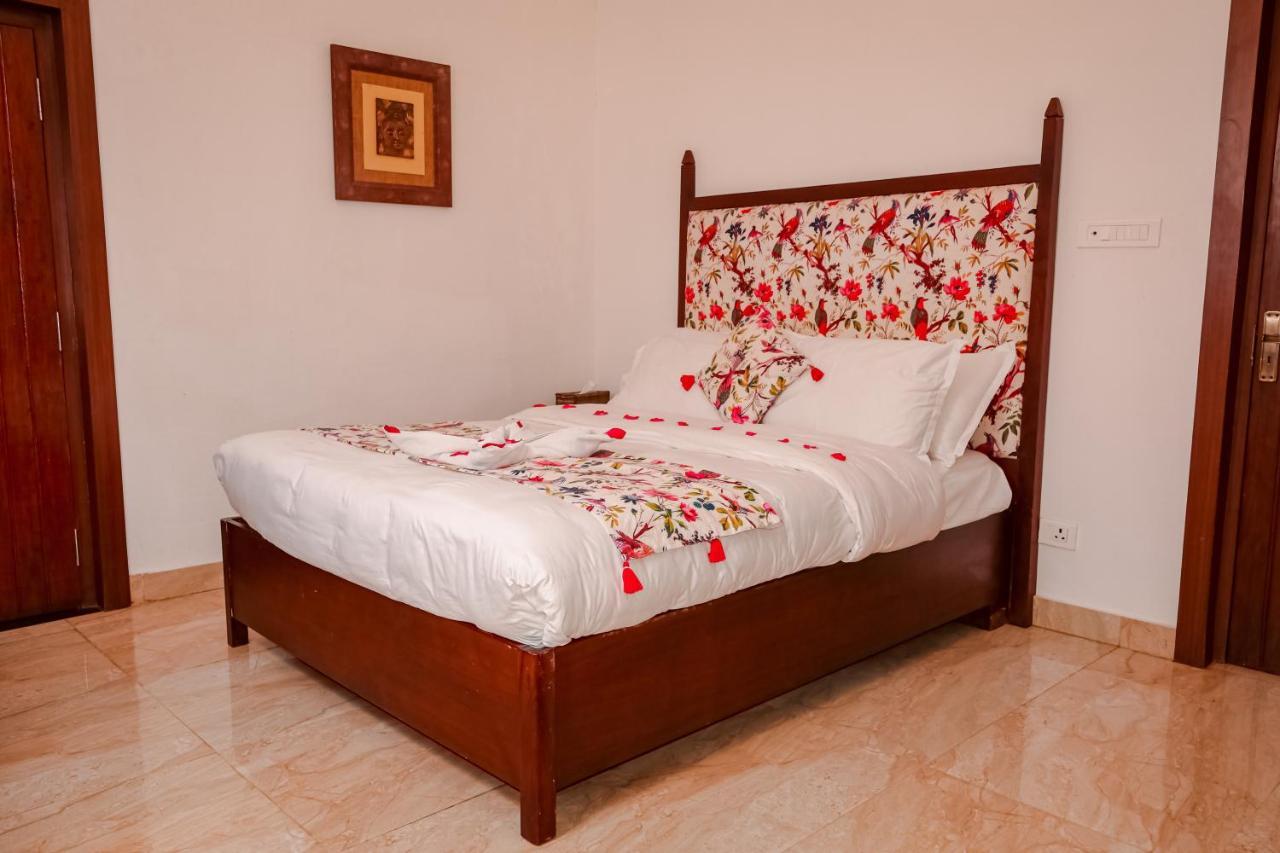 Miraaya Wellness And Golf Resort Chitwan Exteriör bild